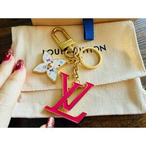 2p Louis Vuitton Murakami LV x TM Multicolor Pink Hello Kitty Bag Charm Keychain
